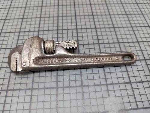 Vintage rigid pipe - 6-in, wrench